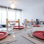 Elegance Et Confort- Videoprojecteur Tours-parking * Tours