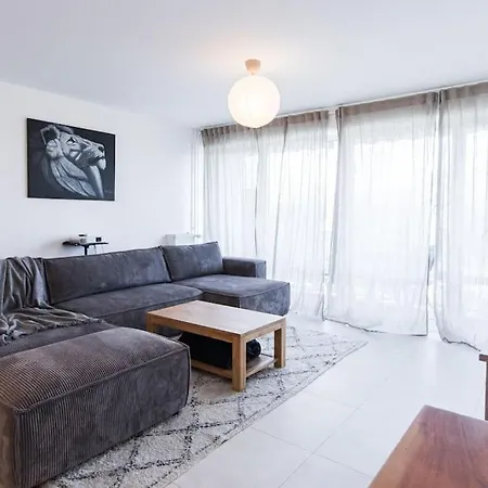 élégance Et Confort- Vidéoprojecteur Tours-parking *