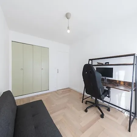 Elegance Et Confort- Videoprojecteur Tours-parking Apartament
