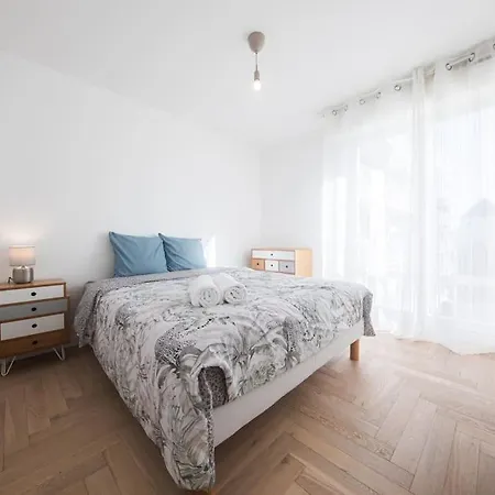 Elegance Et Confort- Videoprojecteur Tours-parking Apartament Tours