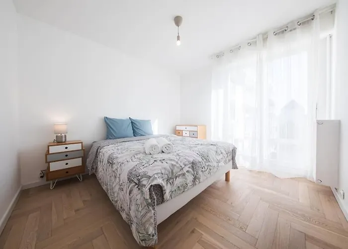 Elegance Et Confort- Videoprojecteur Tours-parking Daire Tours