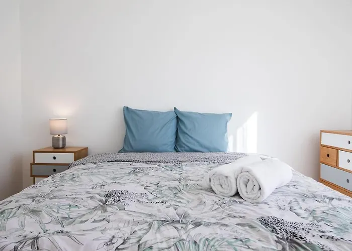 Elegance Et Confort- Videoprojecteur Tours-parking * تور