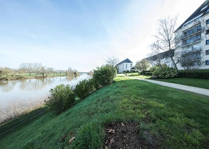 Elegance Et Confort- Videoprojecteur Tours-parking *